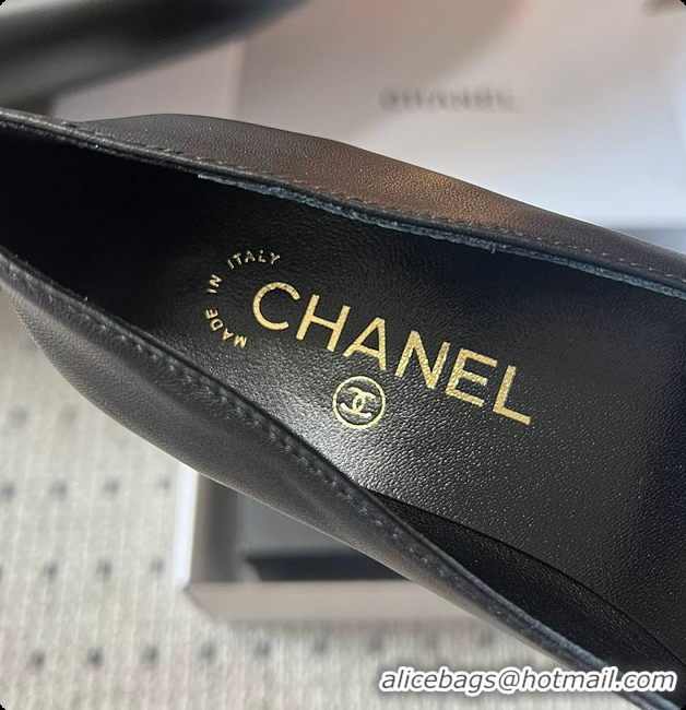 Charming Chanel Mary Jane Bicolor Patent Cap-Toe Shoes Black 60702601
