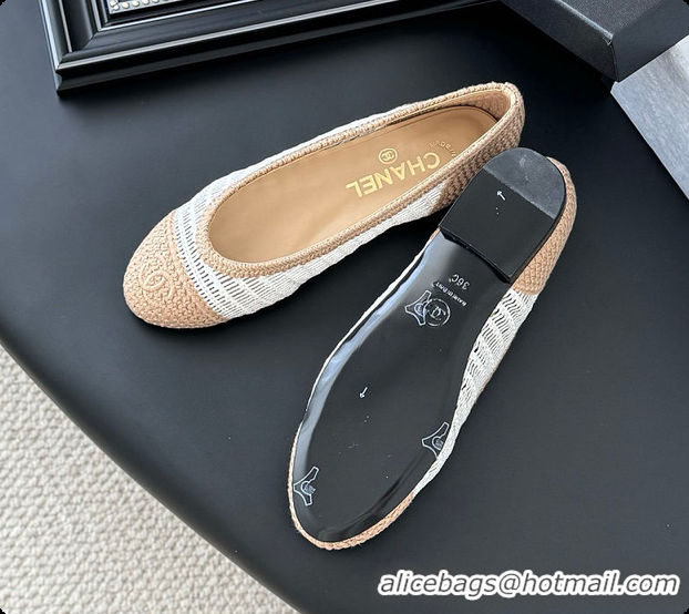Luxurious Chanel Spring-Summer 25P Raphia Ballet Flats in White/Beige 60702603