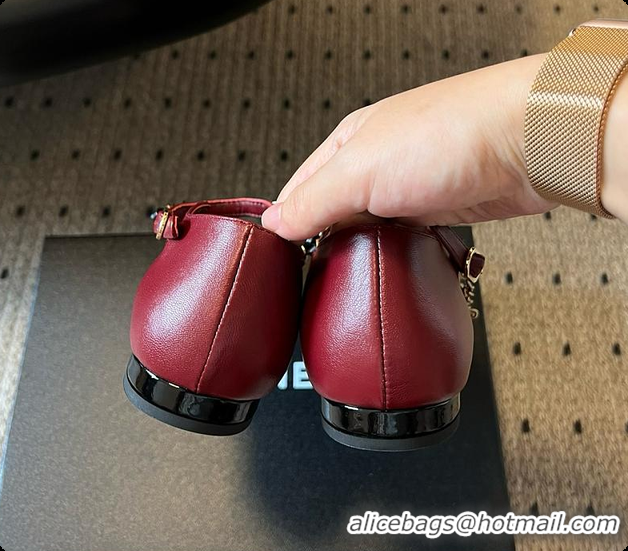 Stylish Chanel Mary Janes Lambskin, Patent calfskin, Faux Pearls Burgundy 60702608