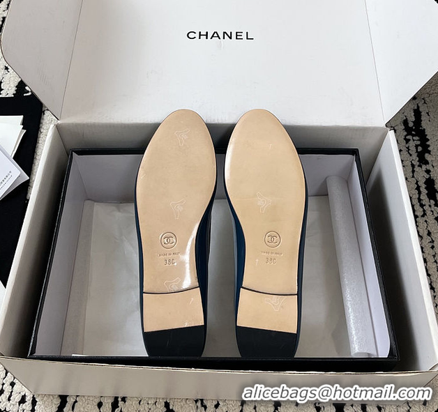Sumptuous Chanel Ballerina Shoes Glossy calfskin Navy Blue & Black 60702611
