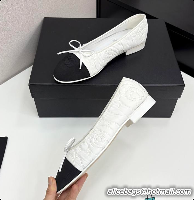 Good Looking Chanel Ballerina Shoes Embroidered Fabric & Grosgrain Fabric Black & White 60702612