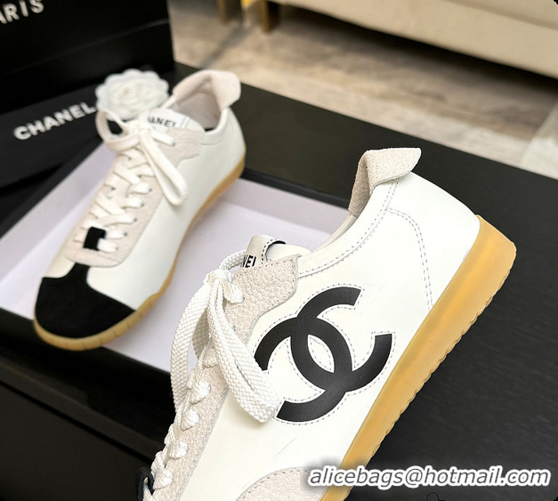 Hot Style Chanel Sneakers Embossed Calfskin and Suede Calfskin White & Black 60702619