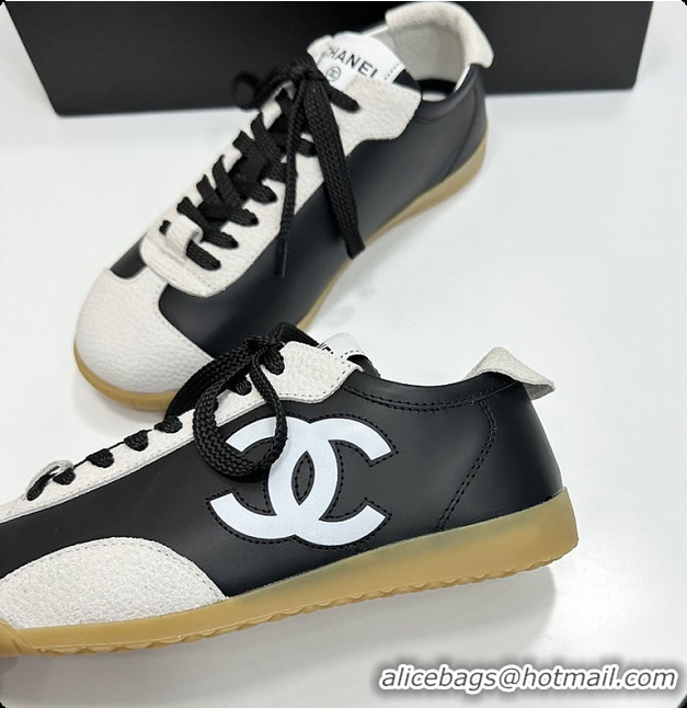 Big Discount Chanel Sneakers Embossed Calfskin and Suede Calfskin Black & White 60702619