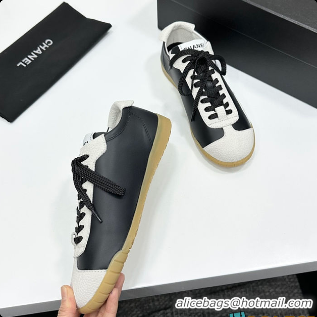 Big Discount Chanel Sneakers Embossed Calfskin and Suede Calfskin Black & White 60702619