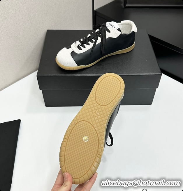 Big Discount Chanel Sneakers Embossed Calfskin and Suede Calfskin Black & White 60702619
