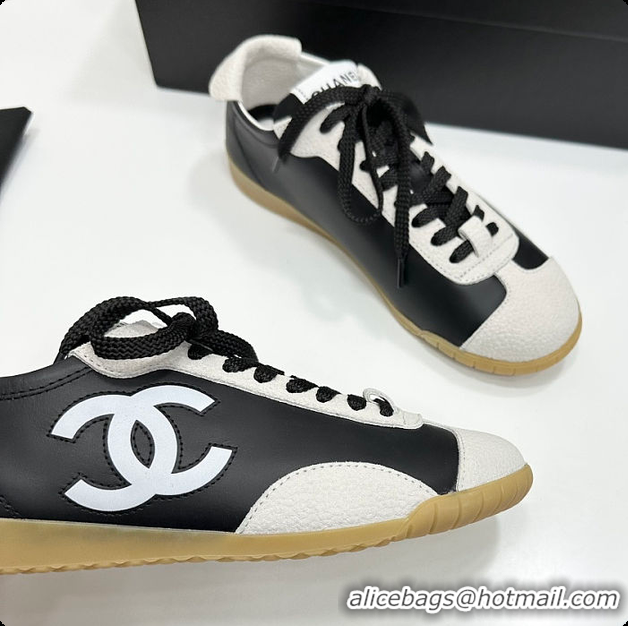 Big Discount Chanel Sneakers Embossed Calfskin and Suede Calfskin Black & White 60702619