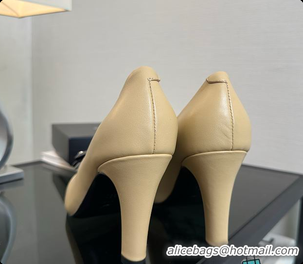 Top Design Chanel Camellia Patent Leather Pumps with CC Logo Beige & Black 60702705