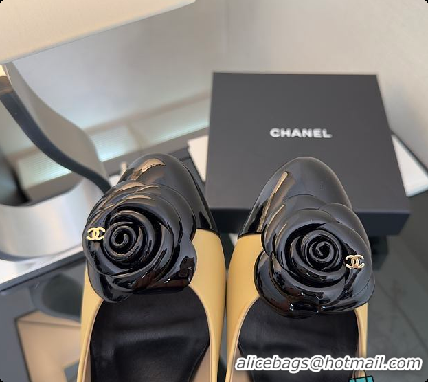 Top Design Chanel Camellia Patent Leather Pumps with CC Logo Beige & Black 60702705