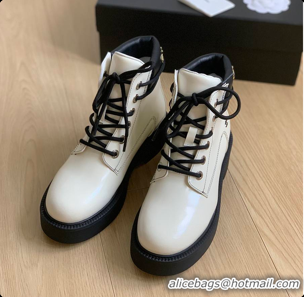Buy Luxury Chanel Boots White 60702719