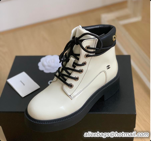Buy Luxury Chanel Boots White 60702719