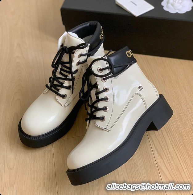 Buy Luxury Chanel Boots White 60702719