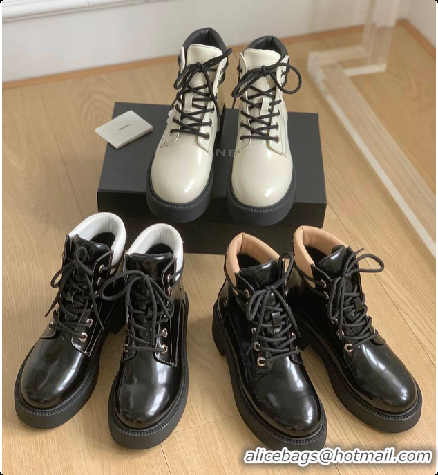 Buy Luxury Chanel Boots White 60702719
