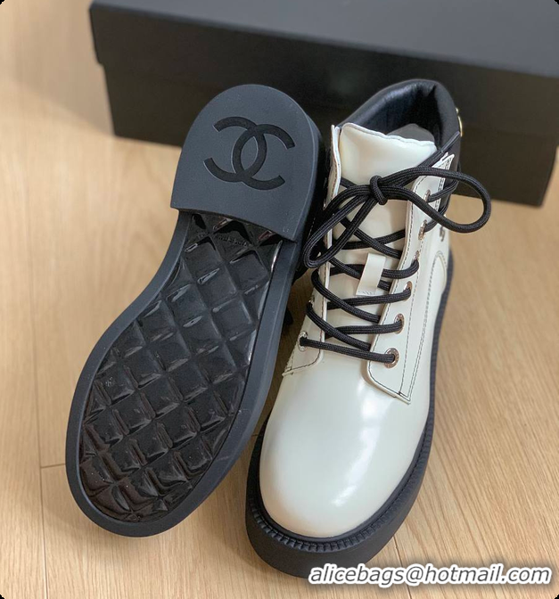 Buy Luxury Chanel Boots White 60702719