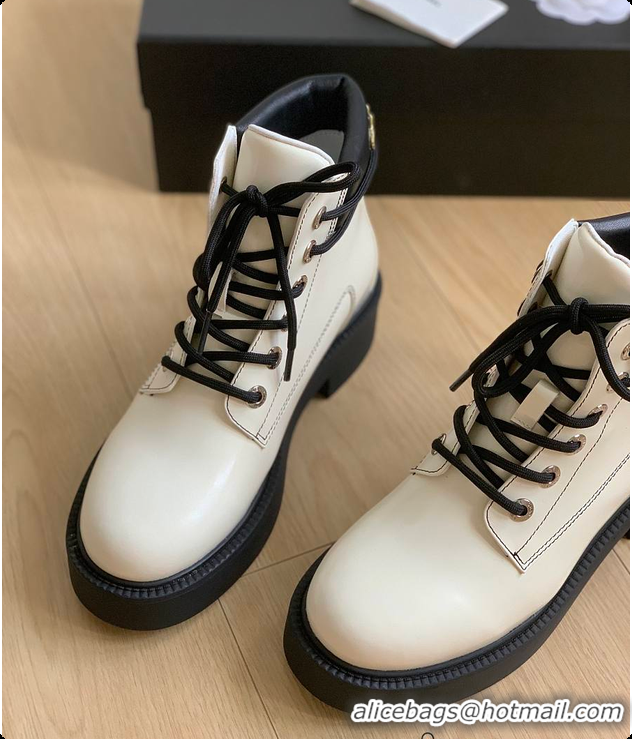 Buy Luxury Chanel Boots White 60702719