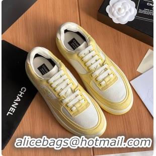 Luxurious Chanel Yellow White CC Logo Suede Sneakers 60702702