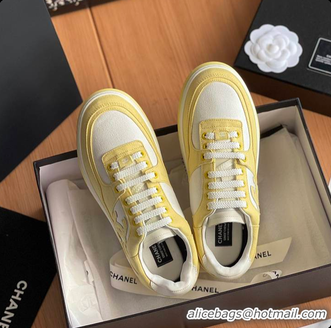 Luxurious Chanel Yellow White CC Logo Suede Sneakers 60702702