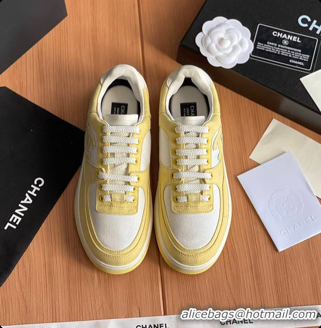 Luxurious Chanel Yellow White CC Logo Suede Sneakers 60702702