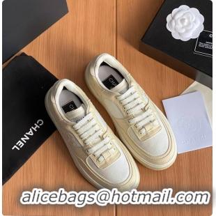Good Product Chanel Beige White CC Logo Suede Sneakers 60702702