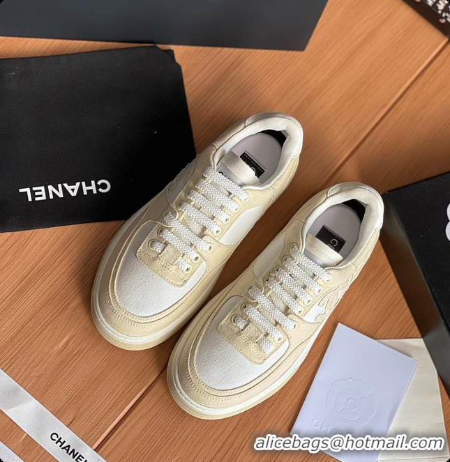 Good Product Chanel Beige White CC Logo Suede Sneakers 60702702