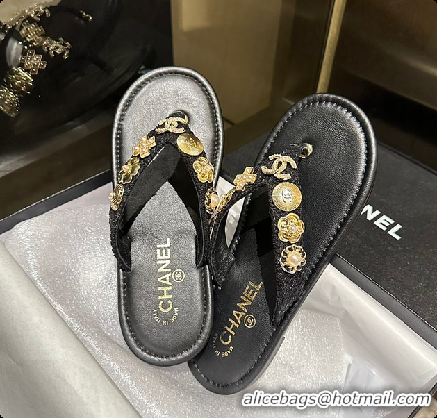 Pretty Style Chanel Thongs Lambskin & metal Slipper Black 60703006