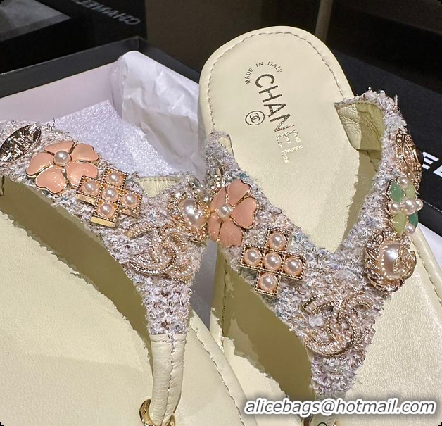 Pretty Style Chanel Thongs Lambskin & metal Slipper Yellow 60703006