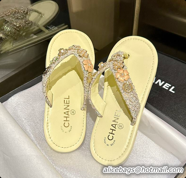 Pretty Style Chanel Thongs Lambskin & metal Slipper Yellow 60703006