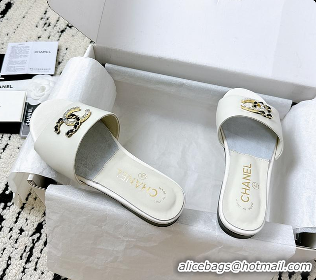 Buy Discount Chanel 25A Slides Sandals White 60703010