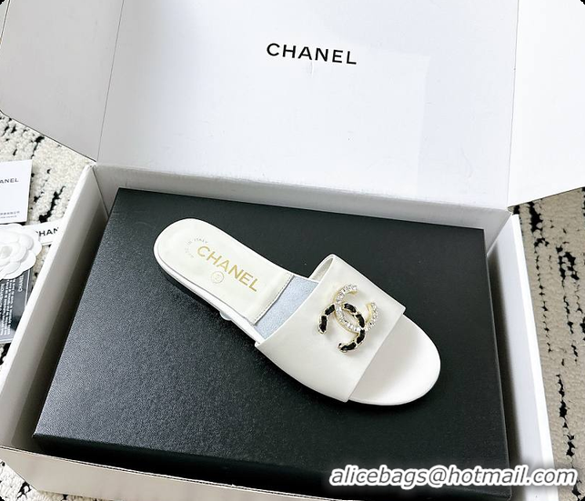 Buy Discount Chanel 25A Slides Sandals White 60703010