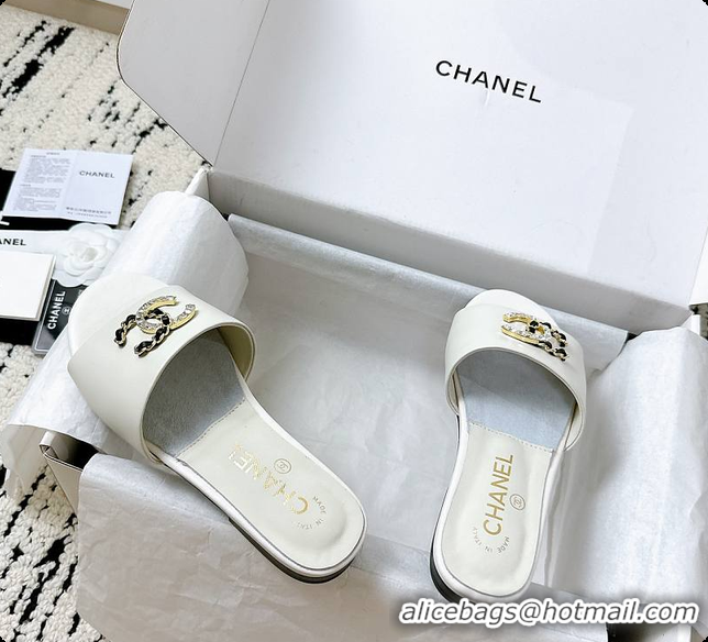 Buy Discount Chanel 25A Slides Sandals White 60703010