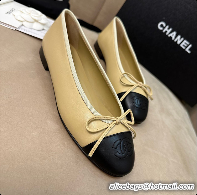 Luxury Chanel Ballerina Shoes Sheepskin Beige & Black 60703015