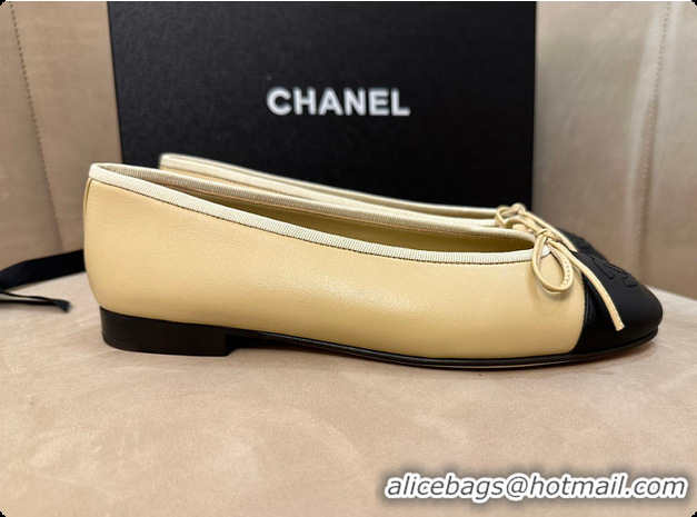 Luxury Chanel Ballerina Shoes Sheepskin Beige & Black 60703015