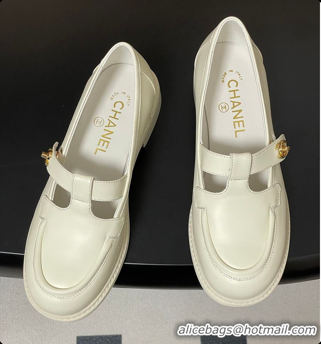 Luxurious Chanel Moccasins Shoes Calfskin White 60703107