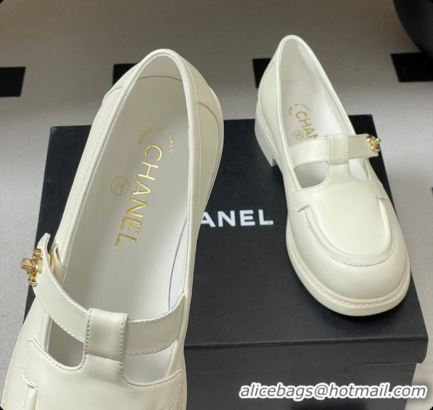 Luxurious Chanel Moccasins Shoes Calfskin White 60703107