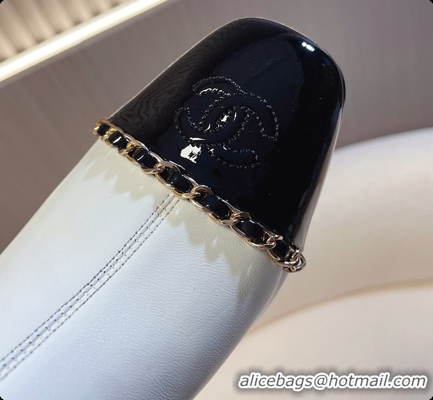 Charming Chanel Patent Leather Ankle boots White 60703111