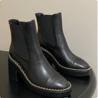 Top Design Chanel Black Cap-toe Ankle Boots With Chain Trim 60702606