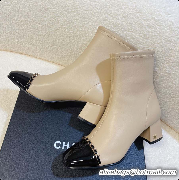Sophisticated Chanel Patent Leather Ankle boots Beige 6080101