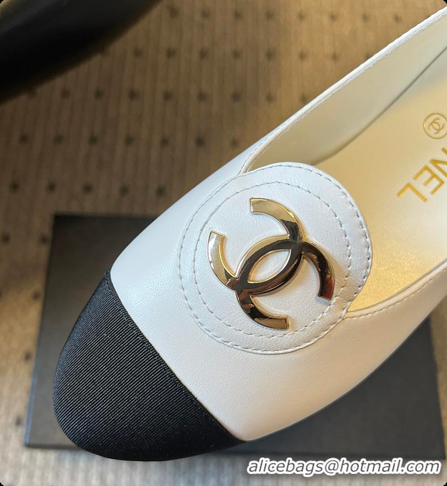 Unique Style Chanel Moccasins Calfskin & Grosgrain White & Black 6080107