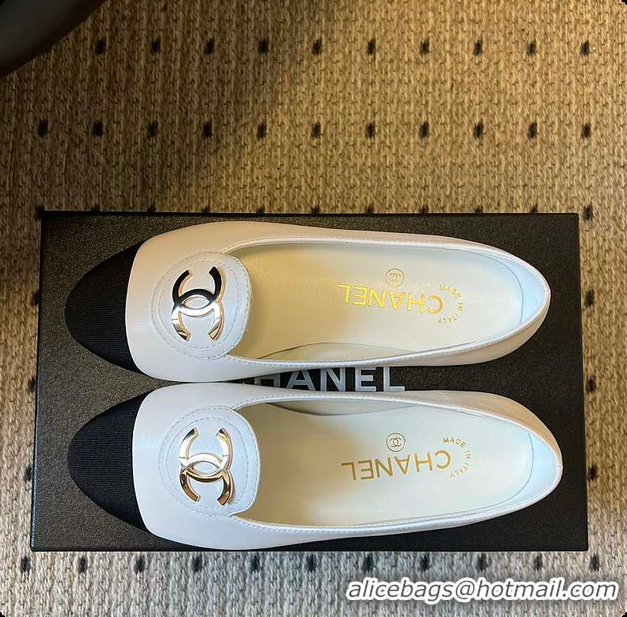 Unique Style Chanel Moccasins Calfskin & Grosgrain White & Black 6080107