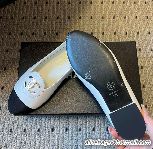 Unique Style Chanel Moccasins Calfskin & Grosgrain White & Black 6080107