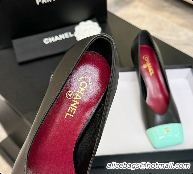 Stylish Chanel Pumps Lambskin & Patent Calfskin Black & Green 6080114