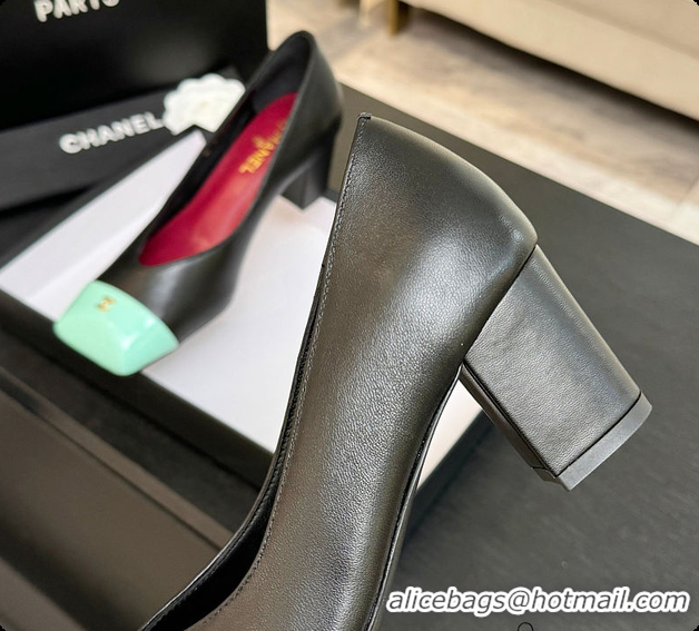 Stylish Chanel Pumps Lambskin & Patent Calfskin Black & Green 6080114