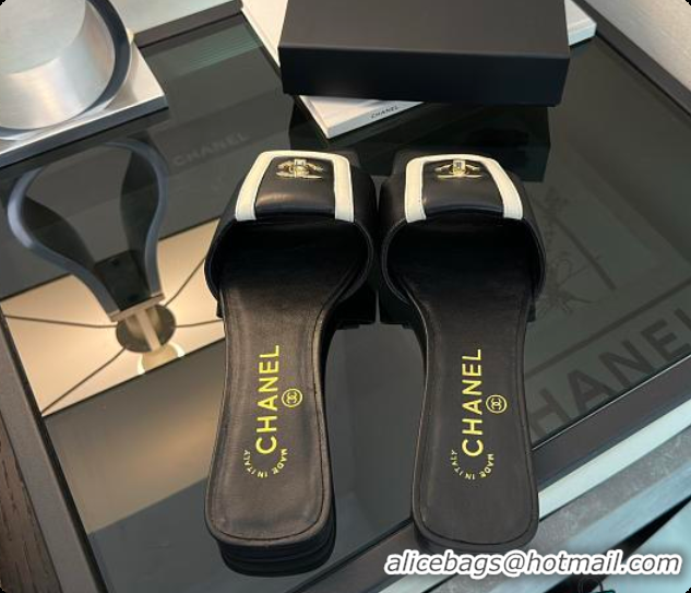 Big Discount Chanel Mules Lambskin Black & White 6080116