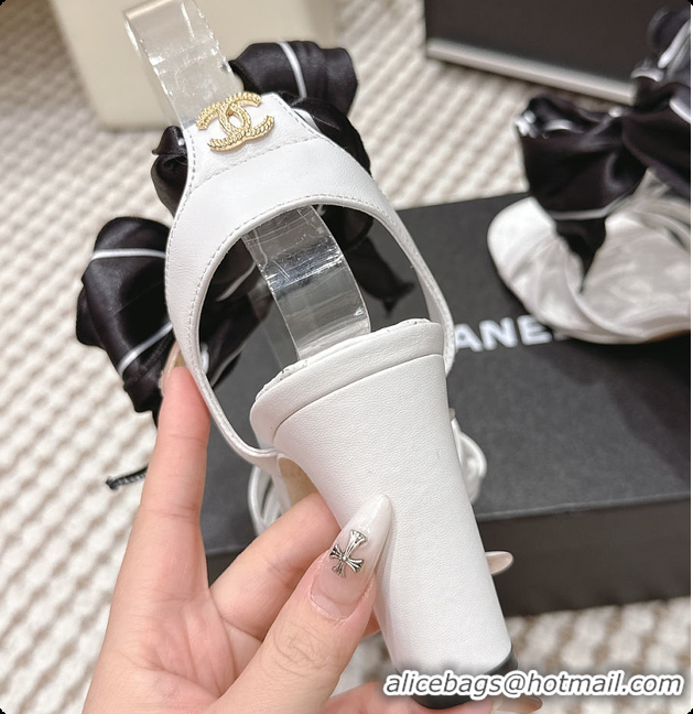 Perfect Chanel Sandals Sheepskin & Silk White & Black 6080204