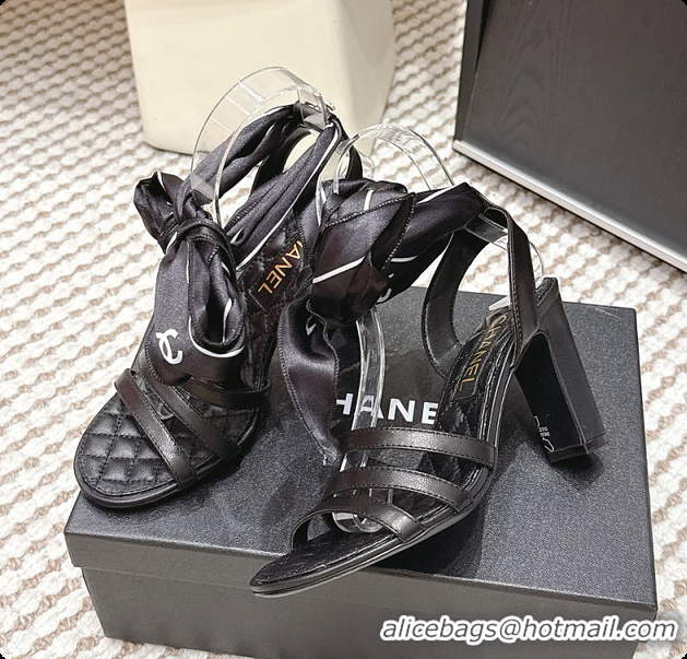 Luxurious Chanel Sandals Sheepskin & Silk Black & White 6080204