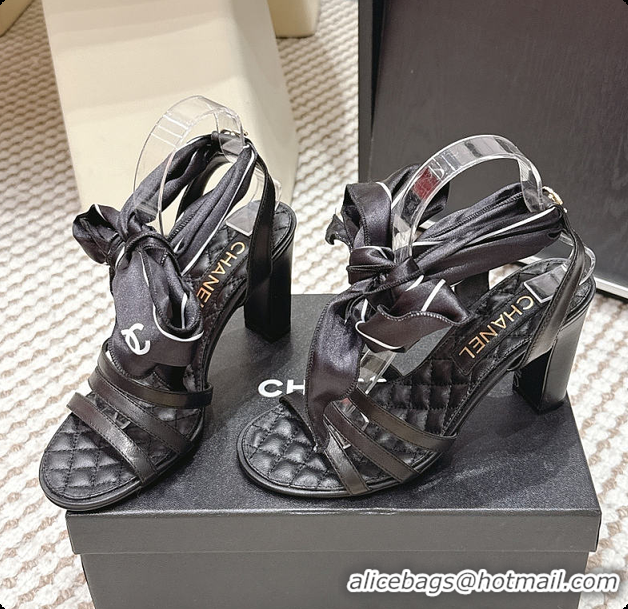 Luxurious Chanel Sandals Sheepskin & Silk Black & White 6080204