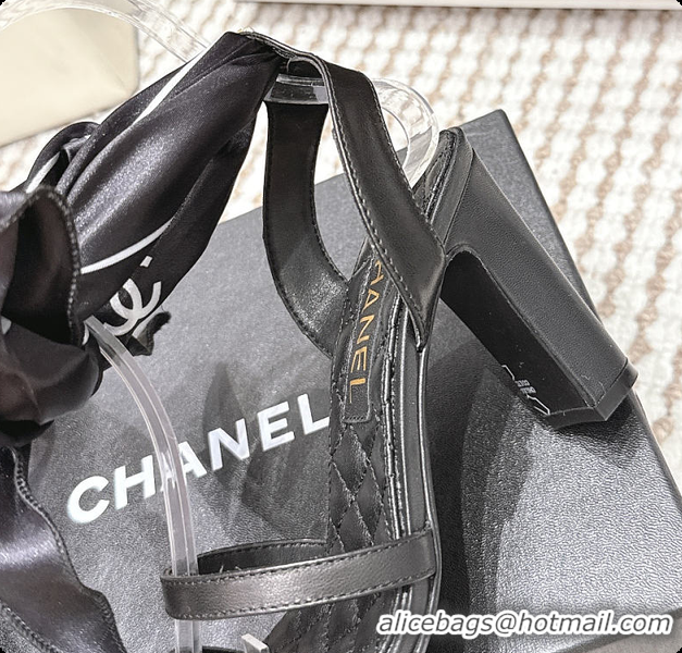 Luxurious Chanel Sandals Sheepskin & Silk Black & White 6080204