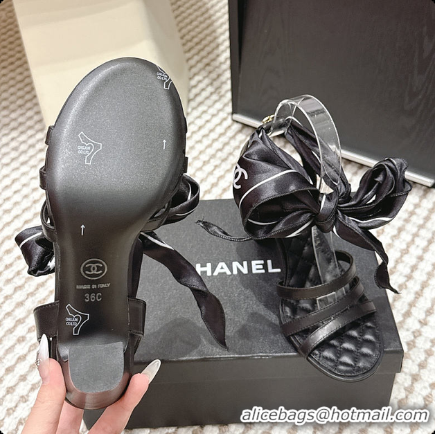 Luxurious Chanel Sandals Sheepskin & Silk Black & White 6080204