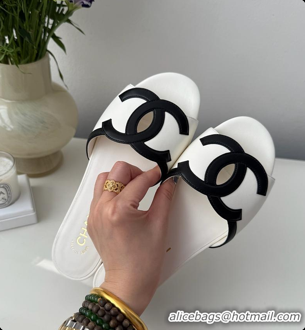 Good Quality Chanel Sandals Sheepskin White & Black 6080205