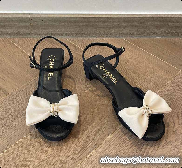 Charming Chanel Sandals in Grosgrain Black and Ivory 6080303