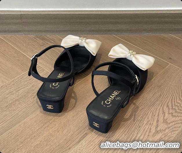Charming Chanel Sandals in Grosgrain Black and Ivory 6080303
